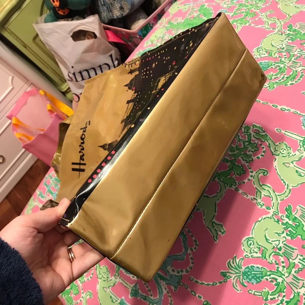 Harrods gold pvc bag - Picture 5 of 8